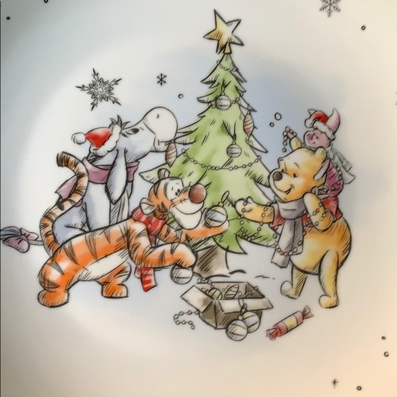 New Winnie the Pooh Holiday Dinner Plate - Picture 2 of 3